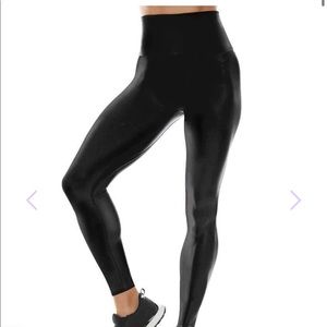 EUC Kdeer hi-luxe sneaker length XS